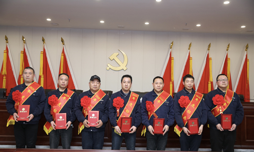 0202  標兵從左至右依次為 苗田、尤建鵬、劉德斌、褚聰偉、王占峰、解偉強、馬群藝.jpg